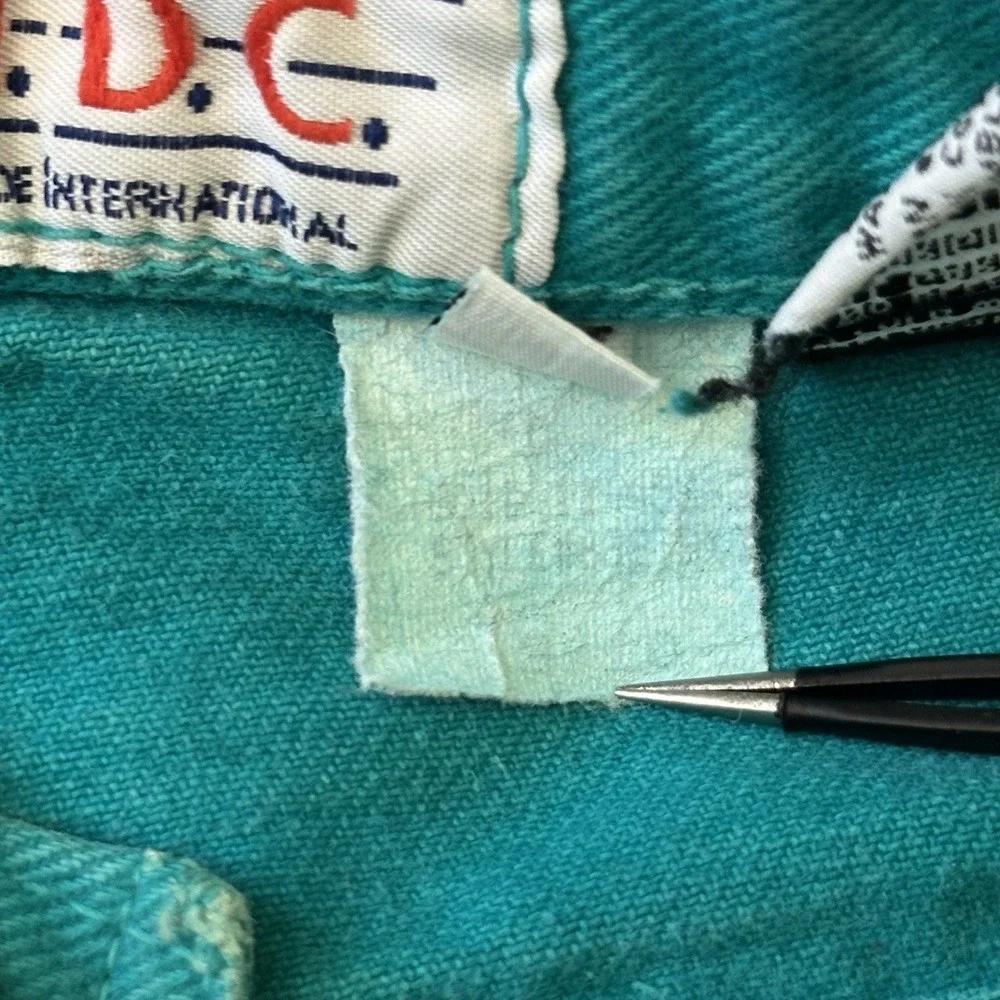 Beverley Hills B.H.D.C. Shorts Women's 9 Turquoise Cotton‎ Hemmed Talon Zipper
